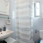 - Seaside Getaways With Pool Apartmán *