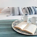 Apartmán - Seaside Getaways With Pool