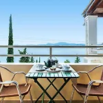 Apartmán - Seaside Getaways With Pool *
