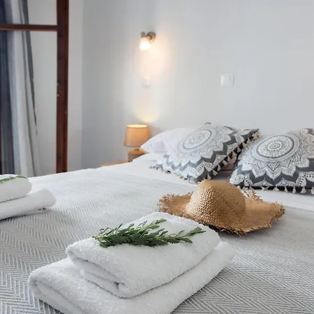 - Seaside Getaways With Pool Daire Barbati