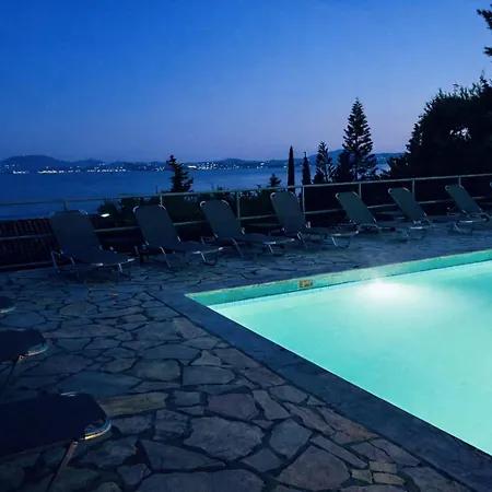 - Seaside Getaways With Pool Daire Barbati